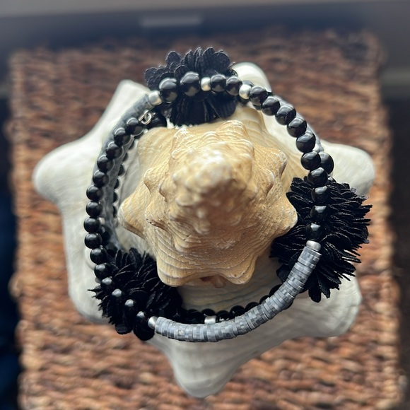 Gray and Black Spiral Bracelet With Floral Embellishment - Picture 3 of 6